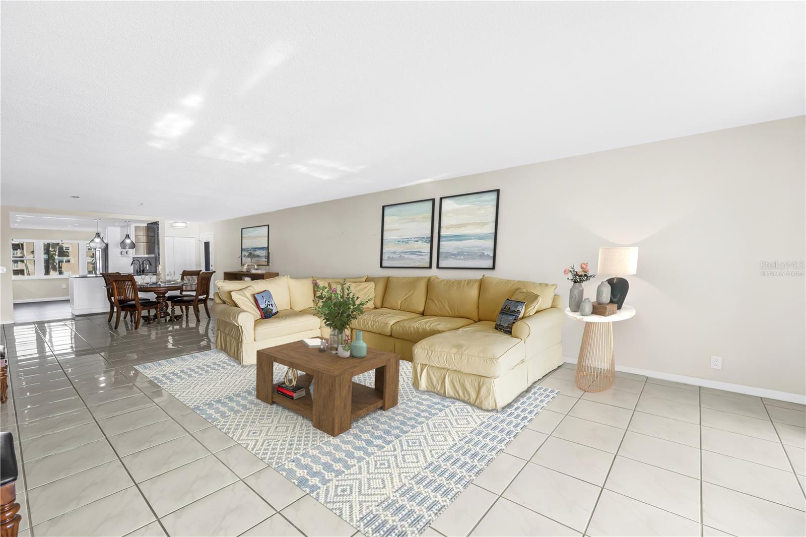 Listing photo id 12 for 1868 Shore Drive S 514