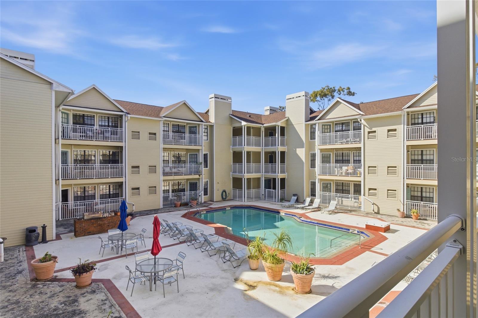 Image 17 of 19 For 1000 Horatio Street 218