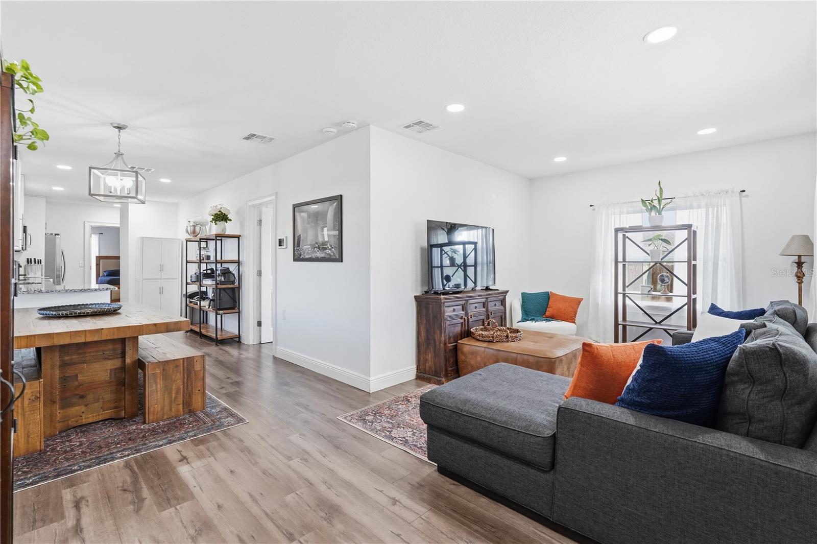 Image 3 of 26 For 4339 58th Avenue N