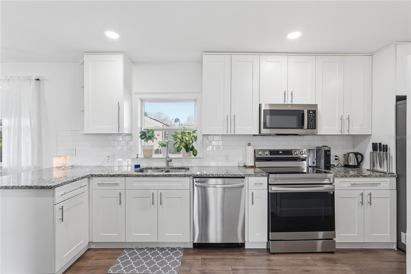 Image 9 of 26 For 4339 58th Avenue N