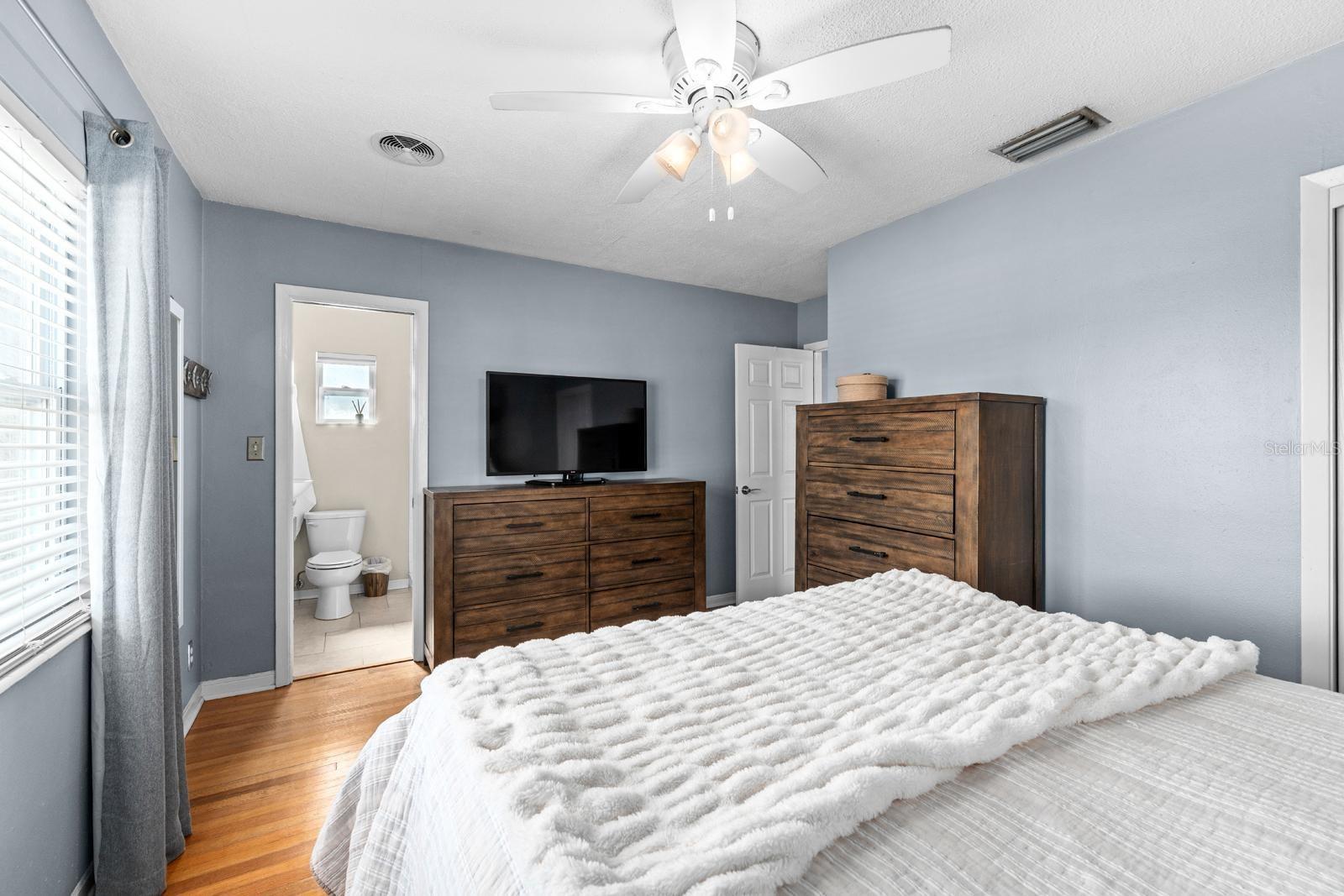 Image 15 of 26 For 2990 37th Street N