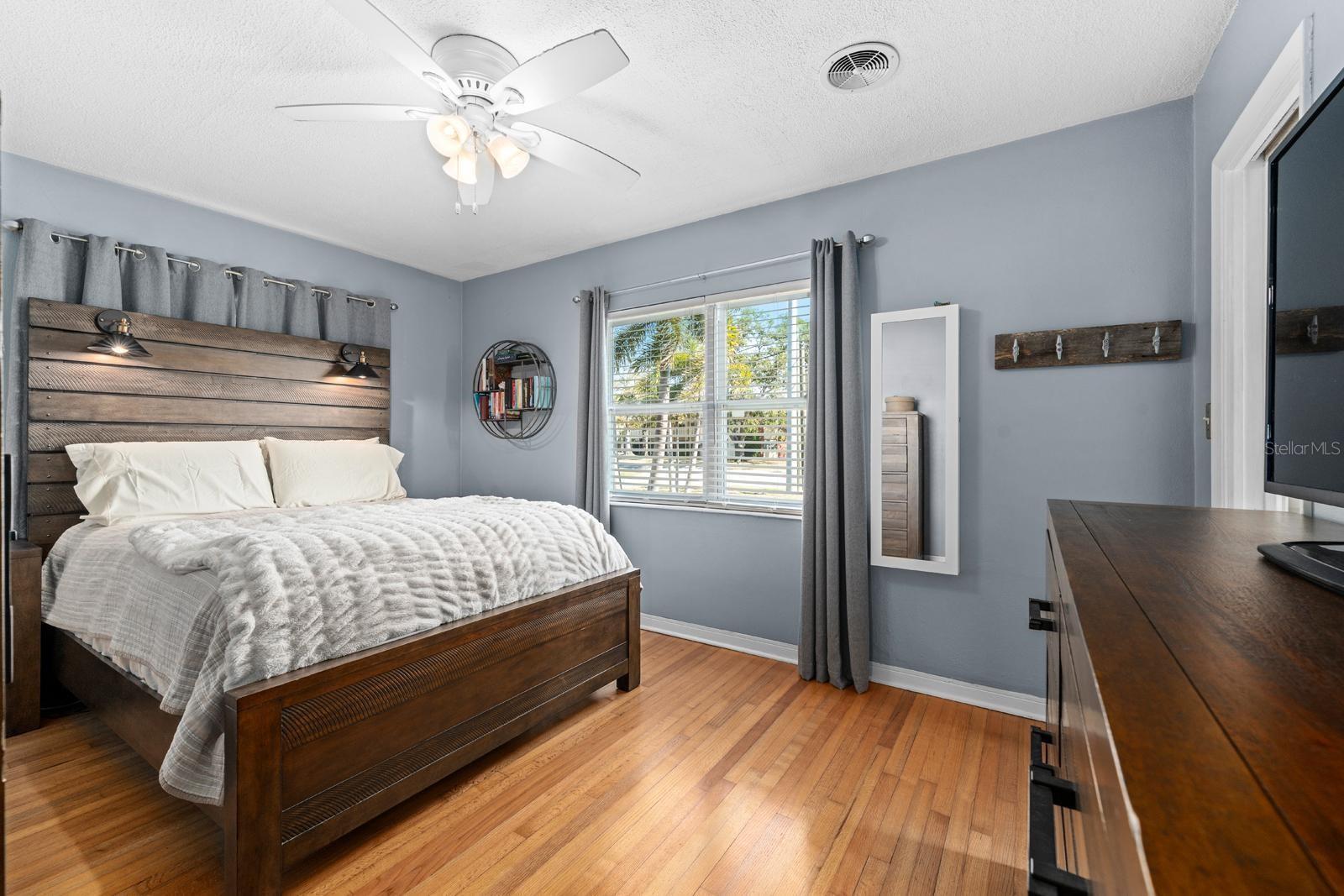 Image 16 of 26 For 2990 37th Street N