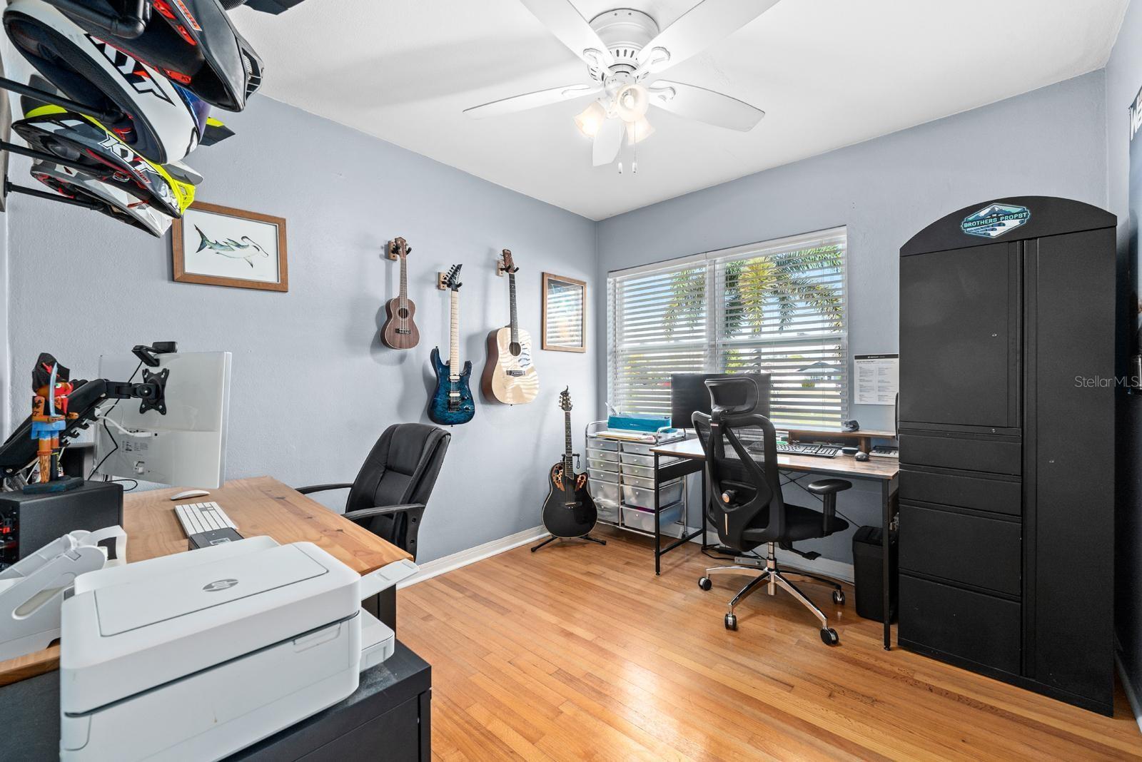 Image 17 of 26 For 2990 37th Street N