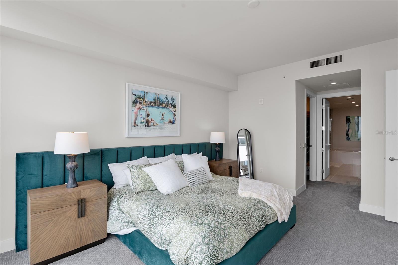 Image 21 of 66 For 301 1st. St. S 1103