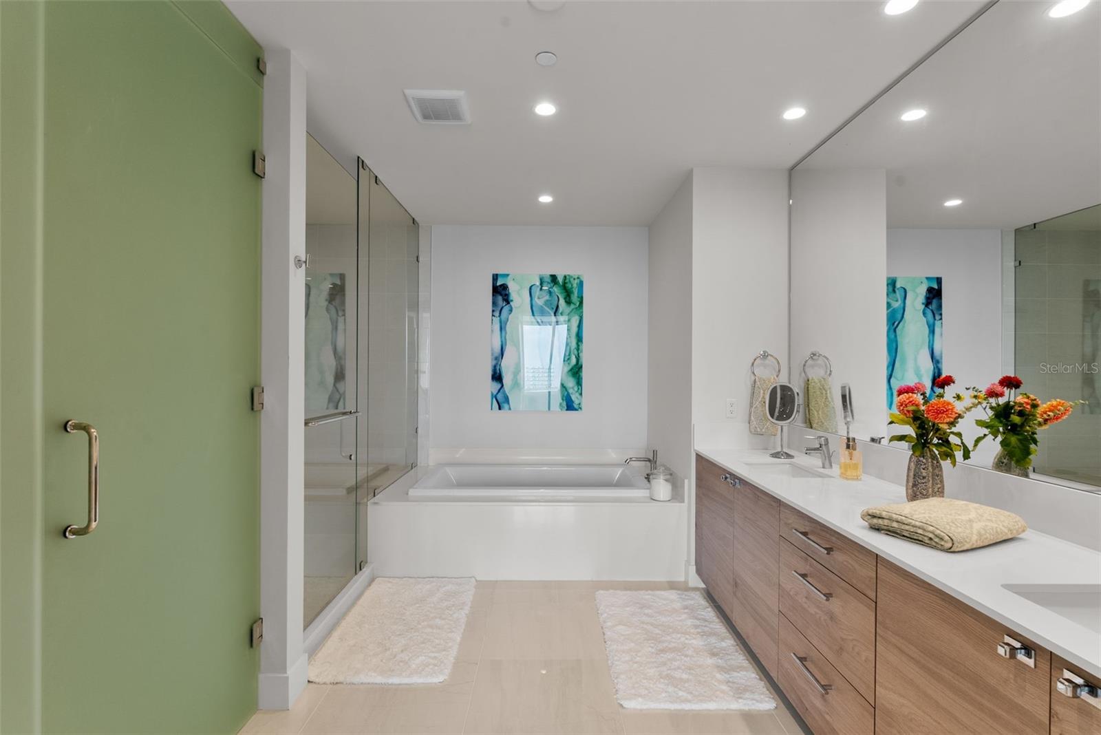 Image 23 of 66 For 301 1st. St. S 1103