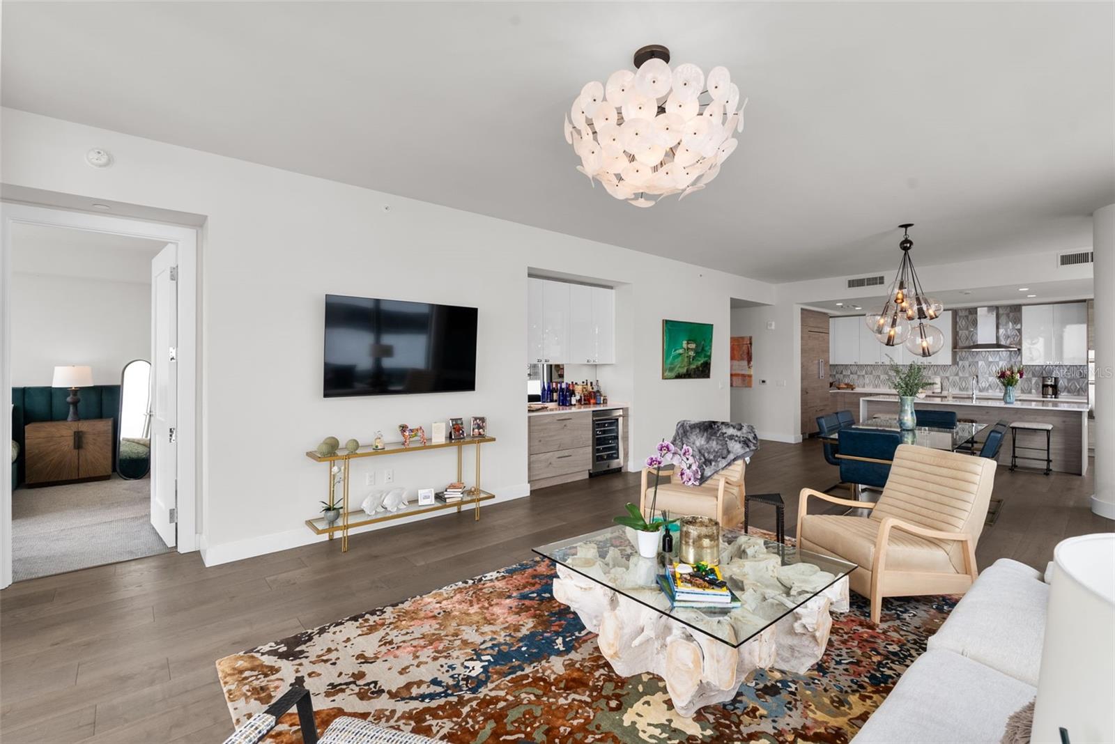 Image 4 of 66 For 301 1st. St. S 1103