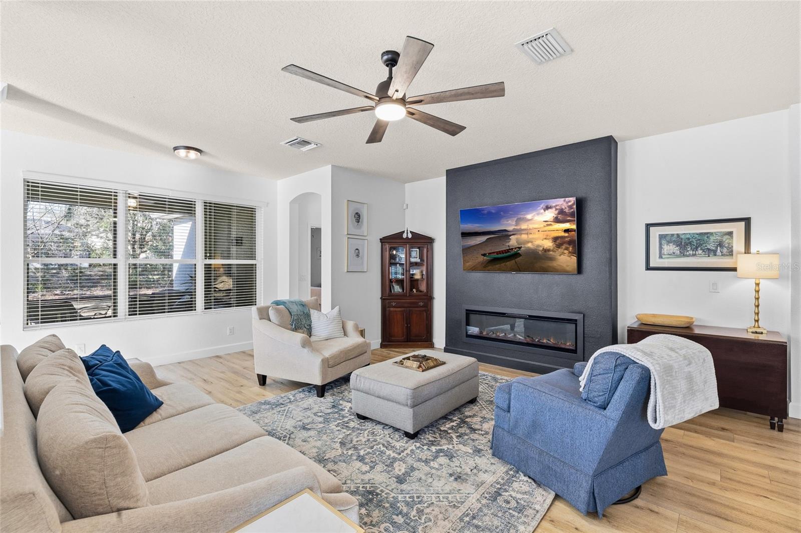 Image 10 of 72 For 15814 Starling Water Drive