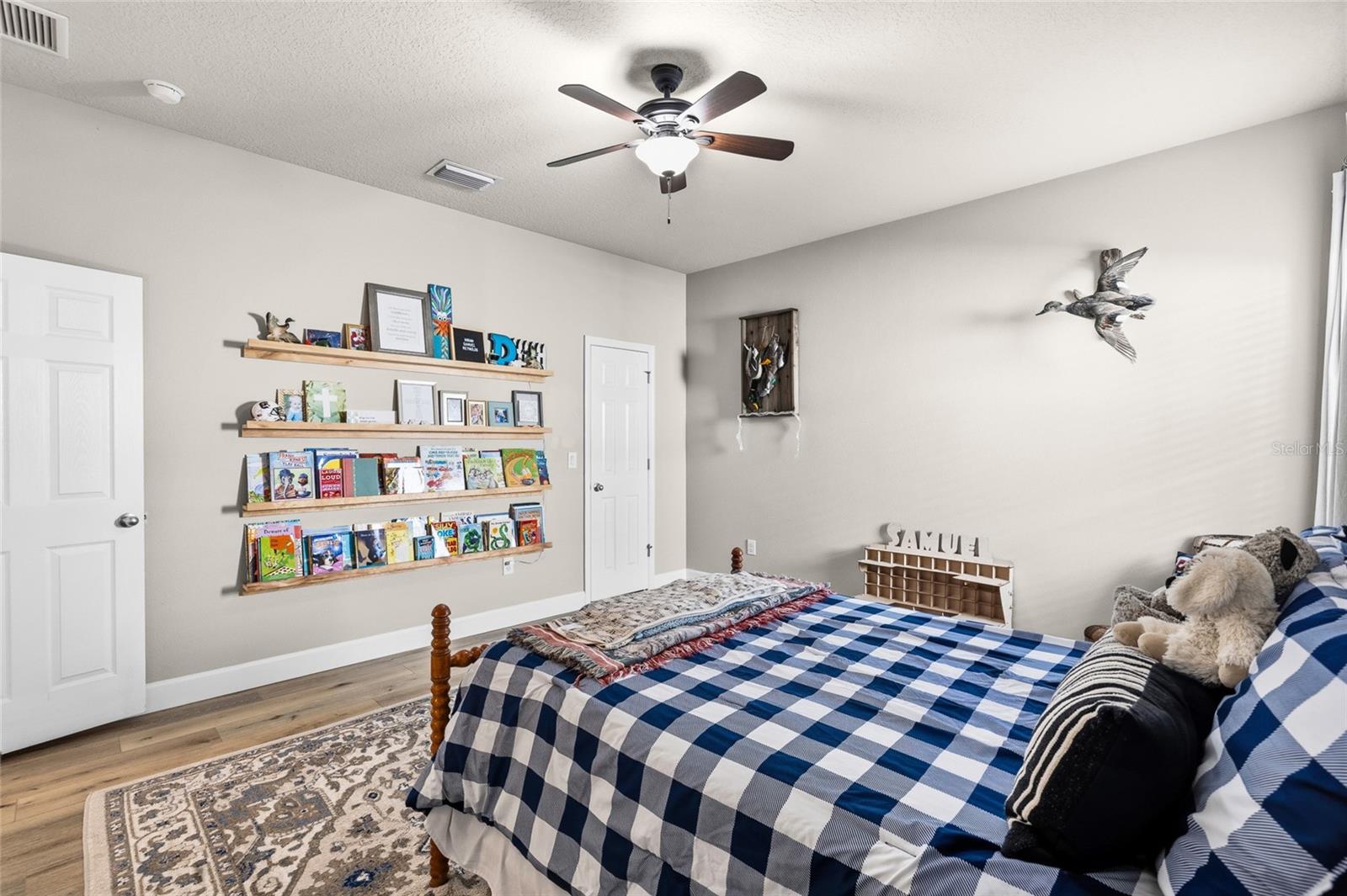 Image 32 of 72 For 15814 Starling Water Drive