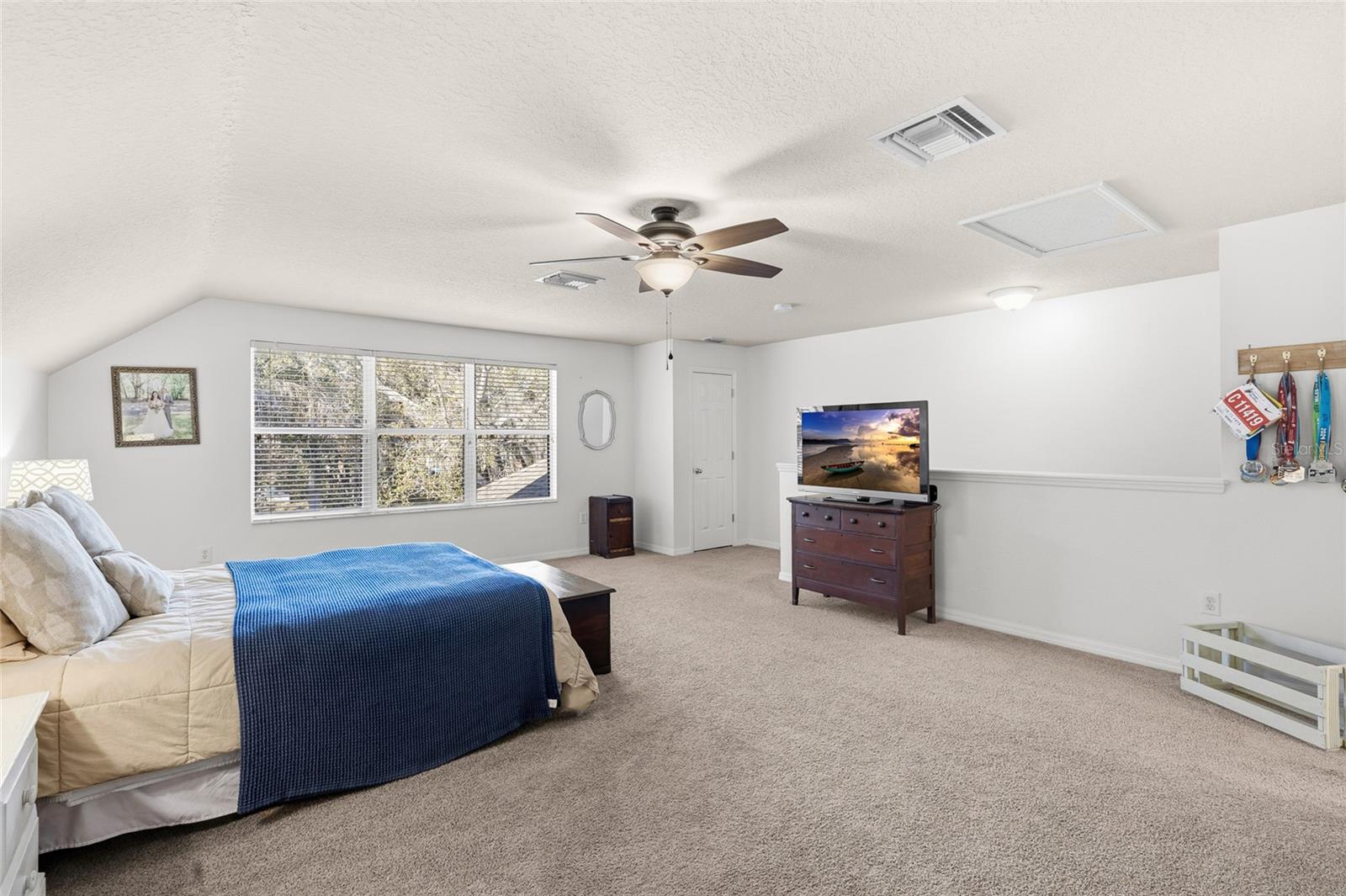 Image 35 of 72 For 15814 Starling Water Drive