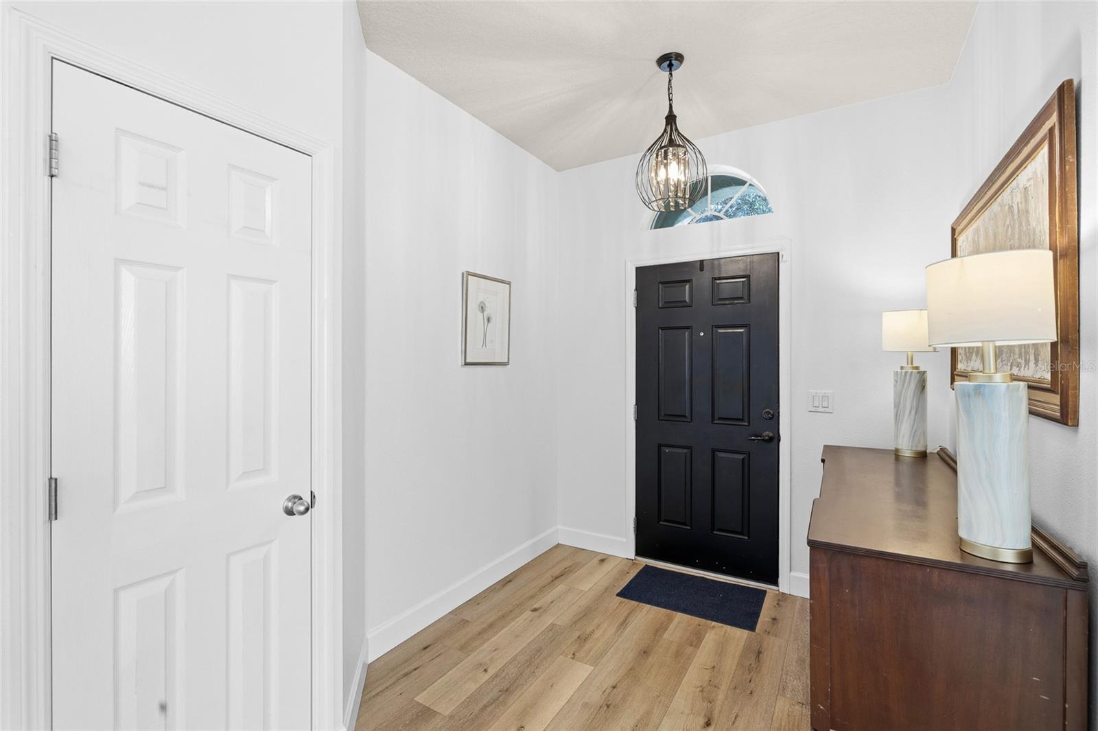 Image 5 of 72 For 15814 Starling Water Drive