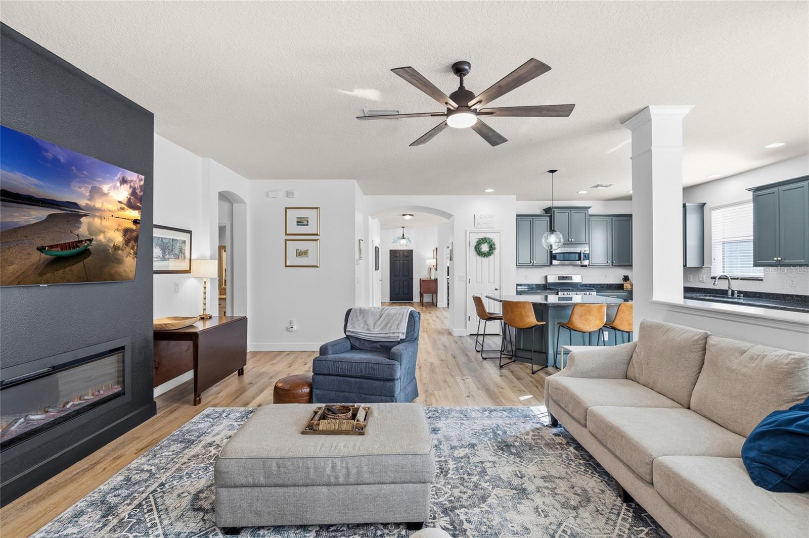 Image 8 of 72 For 15814 Starling Water Drive