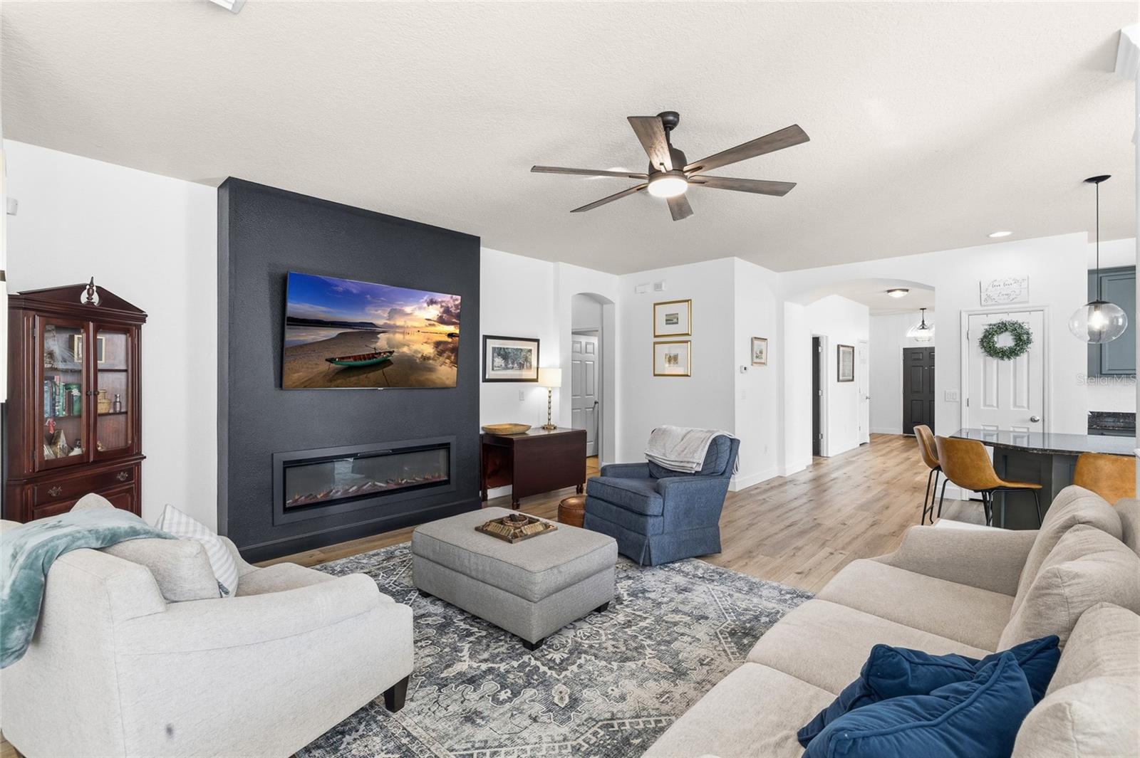 Image 9 of 72 For 15814 Starling Water Drive