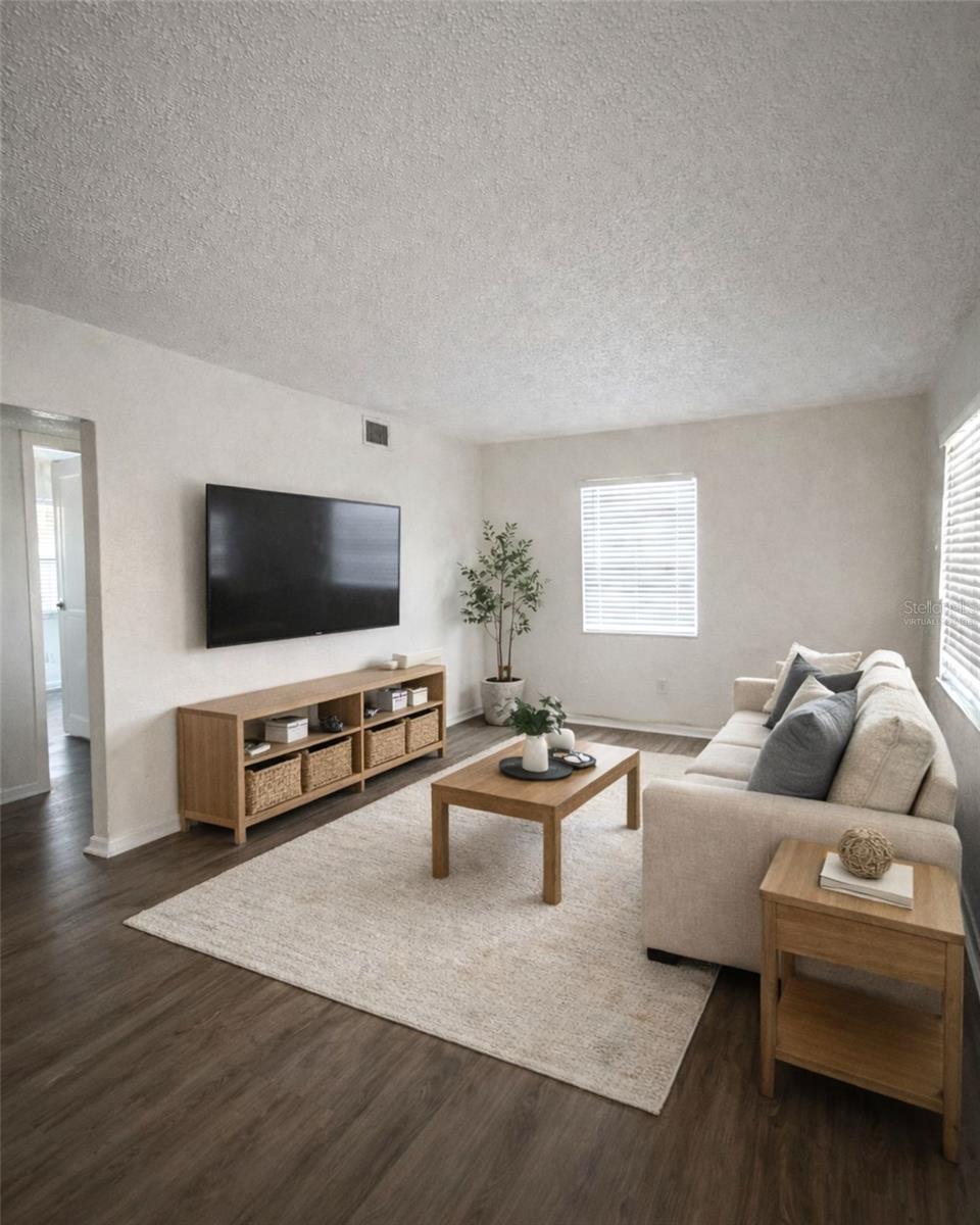 Image 5 of 14 For 1142 Sunset Point Road 15