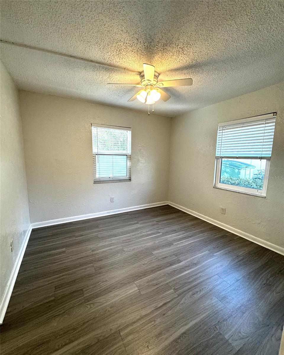 Image 8 of 14 For 1142 Sunset Point Road 15