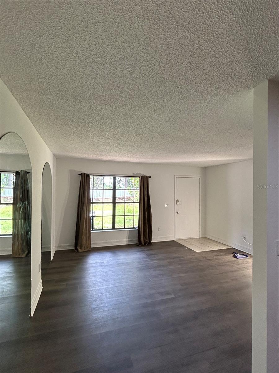 Image 5 of 25 For 4015 My Lady Lane 2