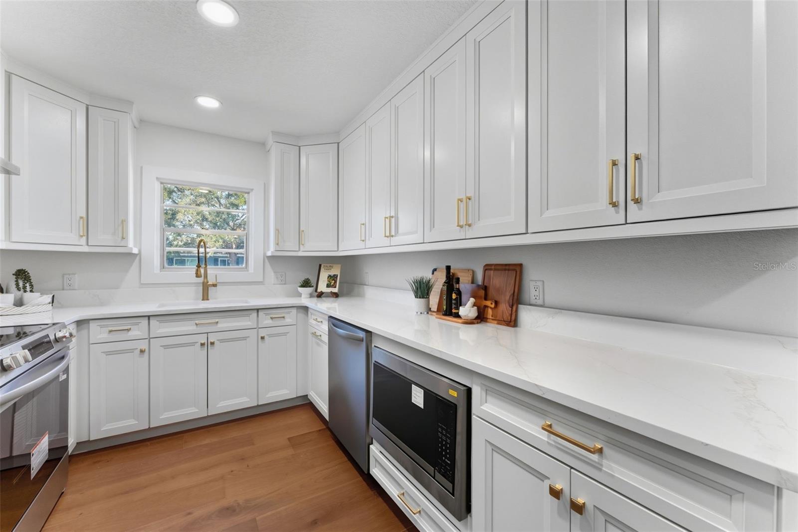 Image 12 of 37 For 3015 North B Street