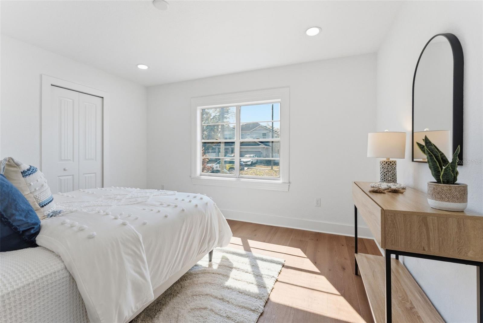 Image 18 of 37 For 3015 North B Street