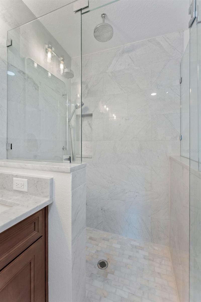 Image 21 of 37 For 3015 North B Street