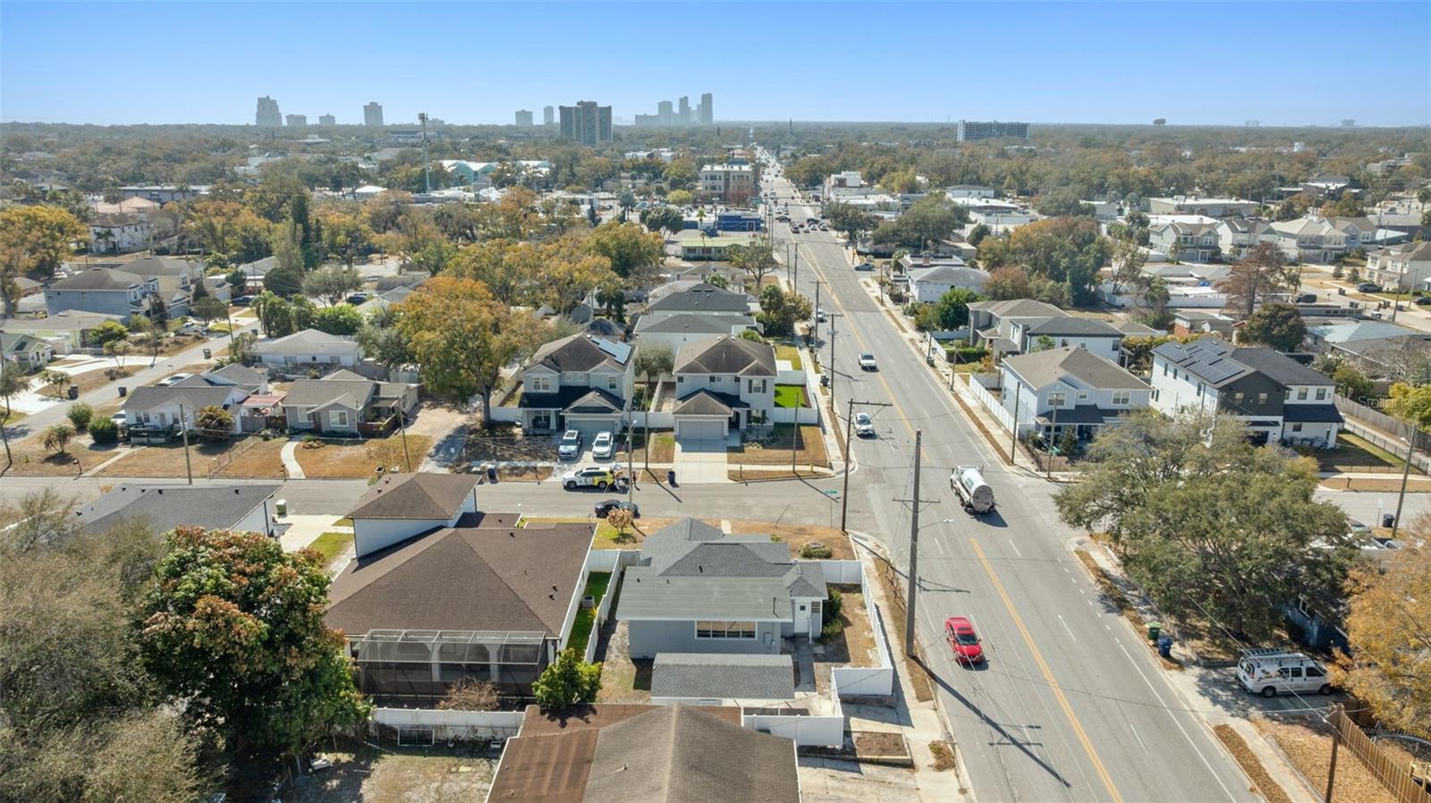 Image 34 of 37 For 3015 North B Street