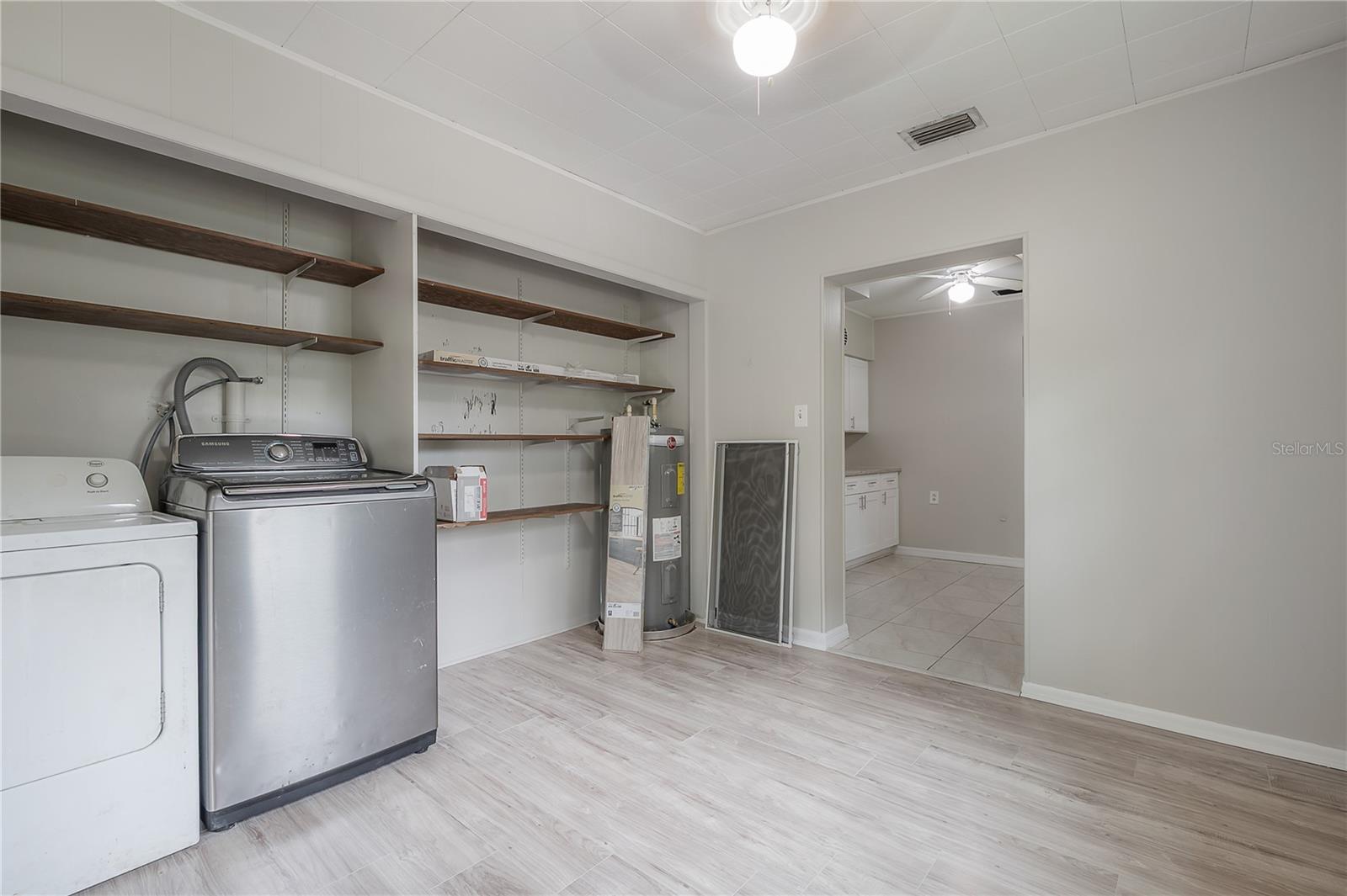 Image 19 of 29 For 10411 Woodmere Road