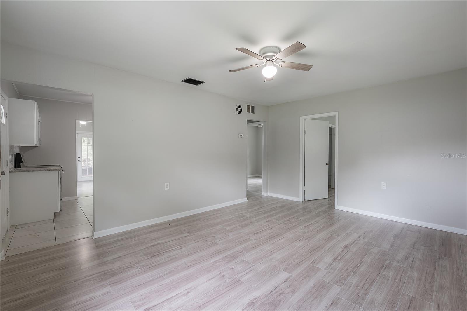 Image 7 of 29 For 10411 Woodmere Road