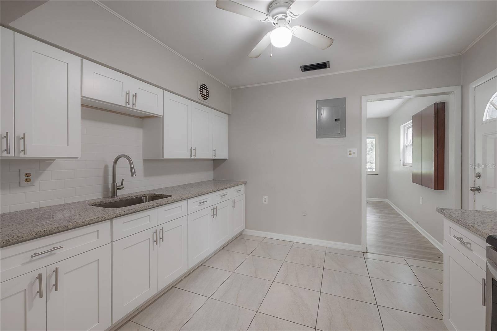 Image 8 of 29 For 10411 Woodmere Road