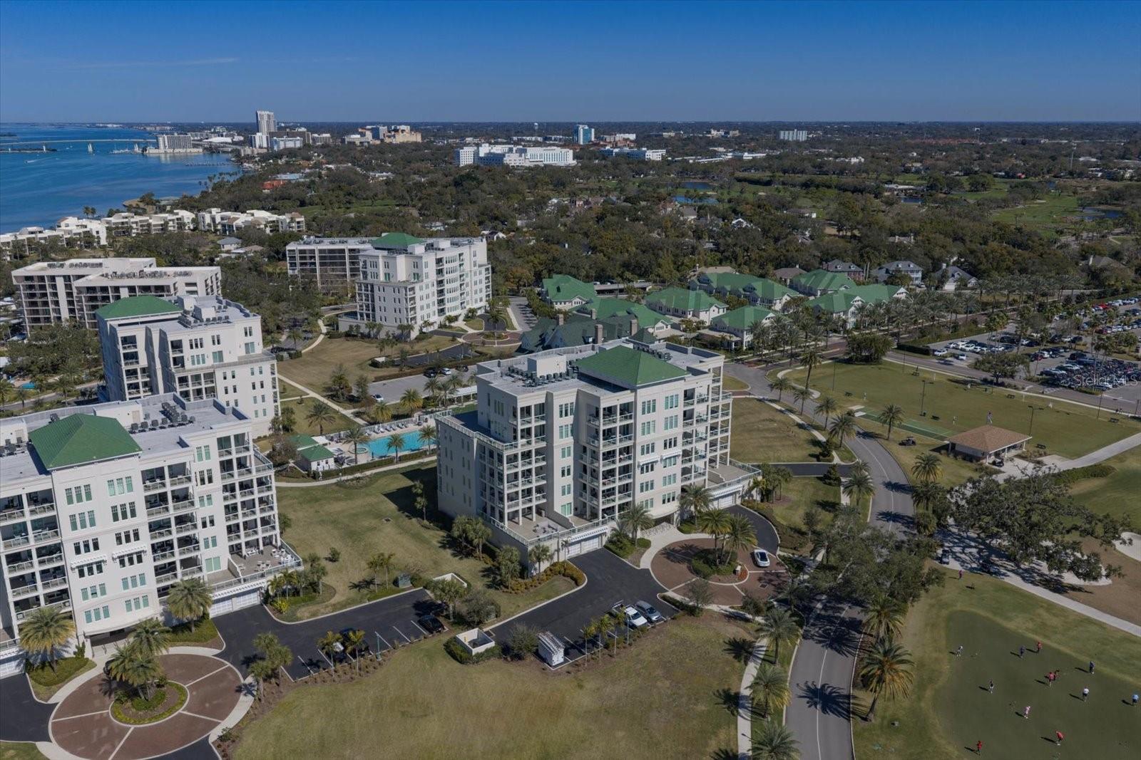 Image 75 of 100 For 85 Belleview Boulevard 405