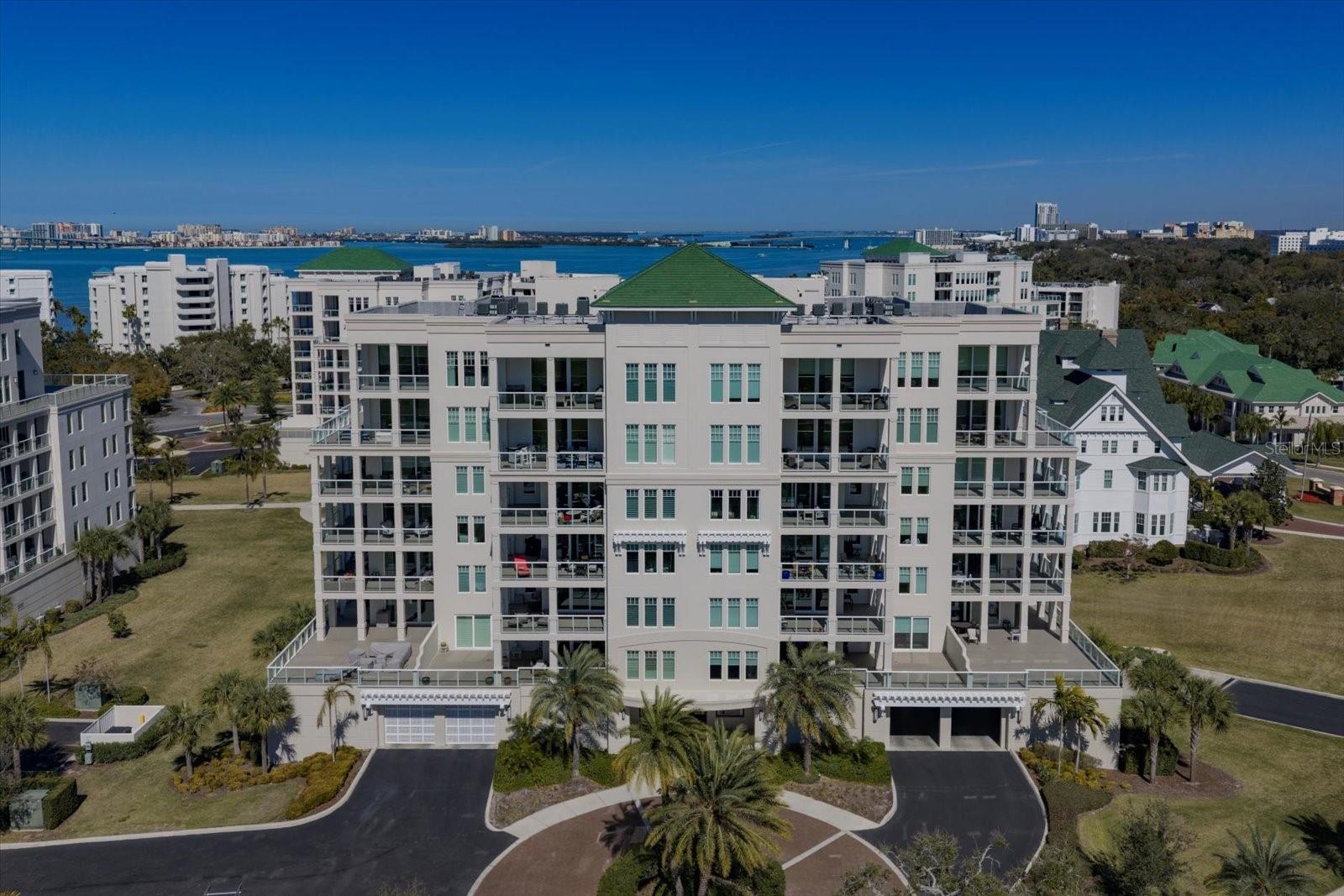 Image 87 of 100 For 85 Belleview Boulevard 405