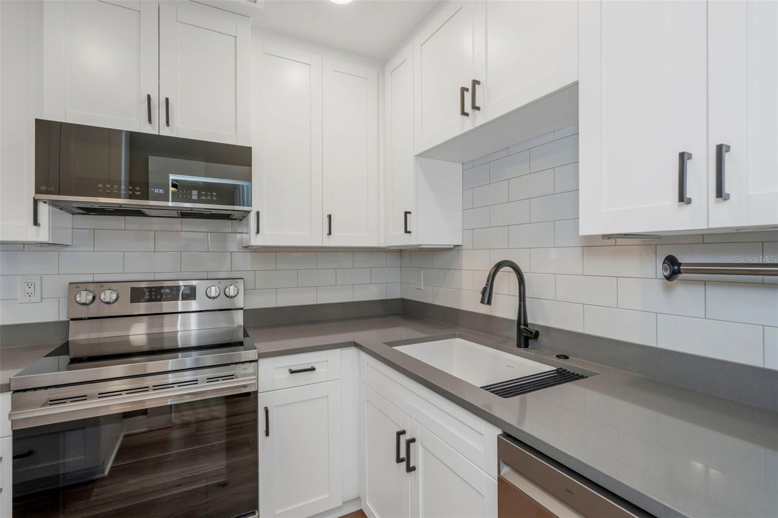 Image 10 of 37 For 6700 33rd Avenue N