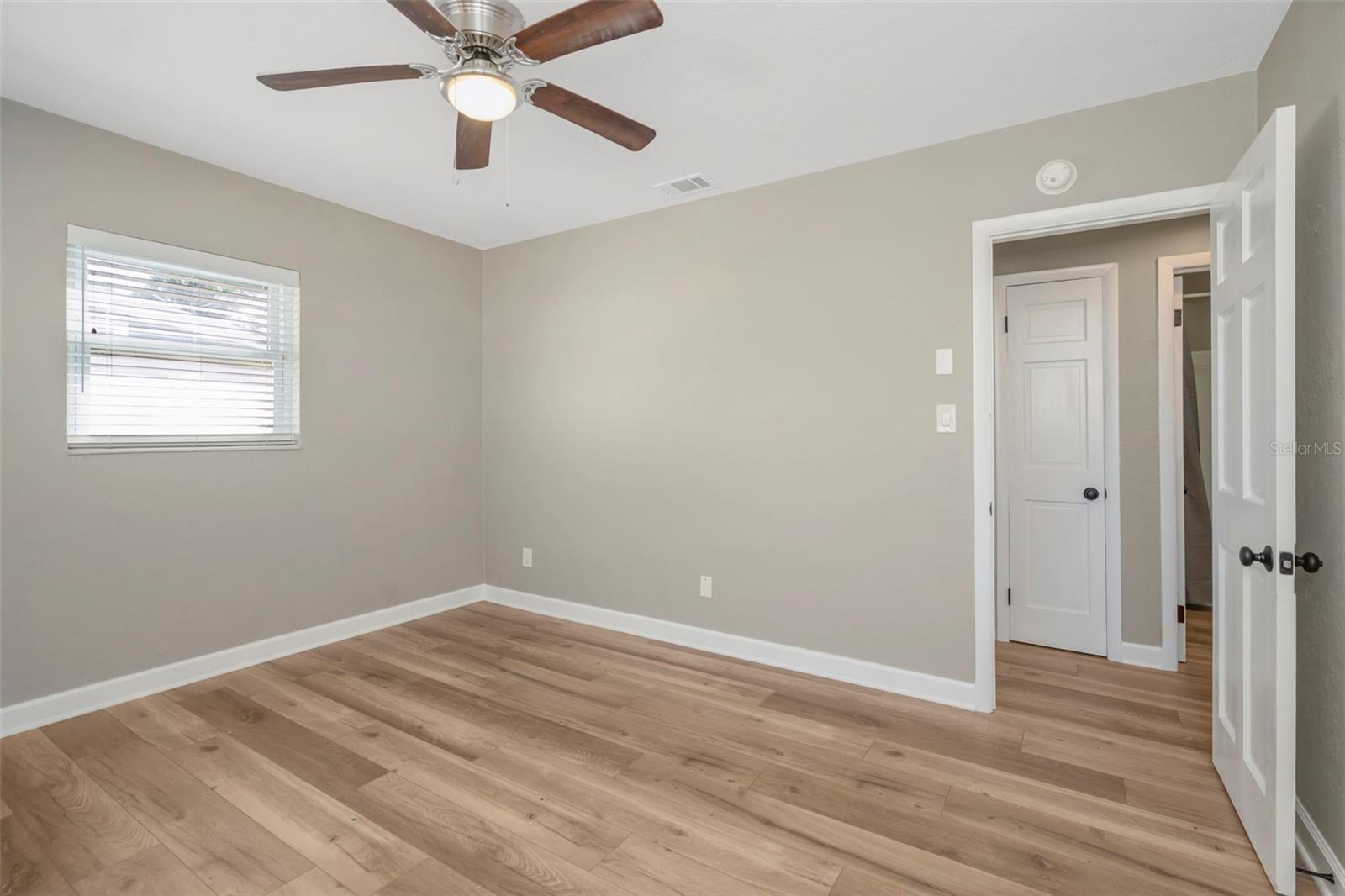 Image 18 of 37 For 6700 33rd Avenue N