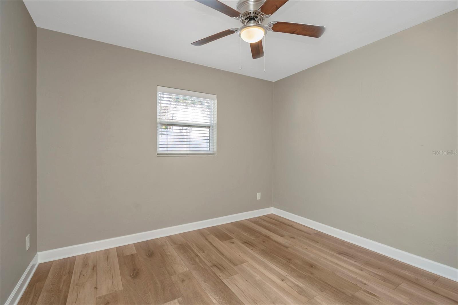 Image 20 of 37 For 6700 33rd Avenue N