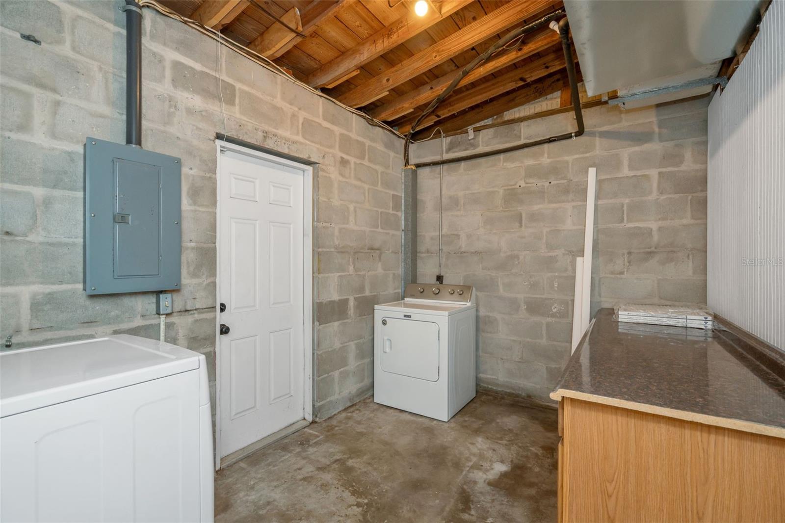 Image 23 of 37 For 6700 33rd Avenue N