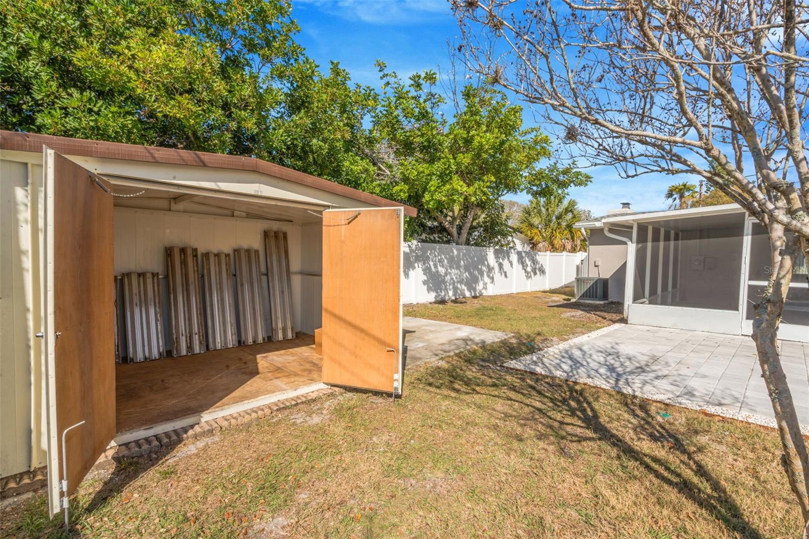 Image 27 of 37 For 6700 33rd Avenue N