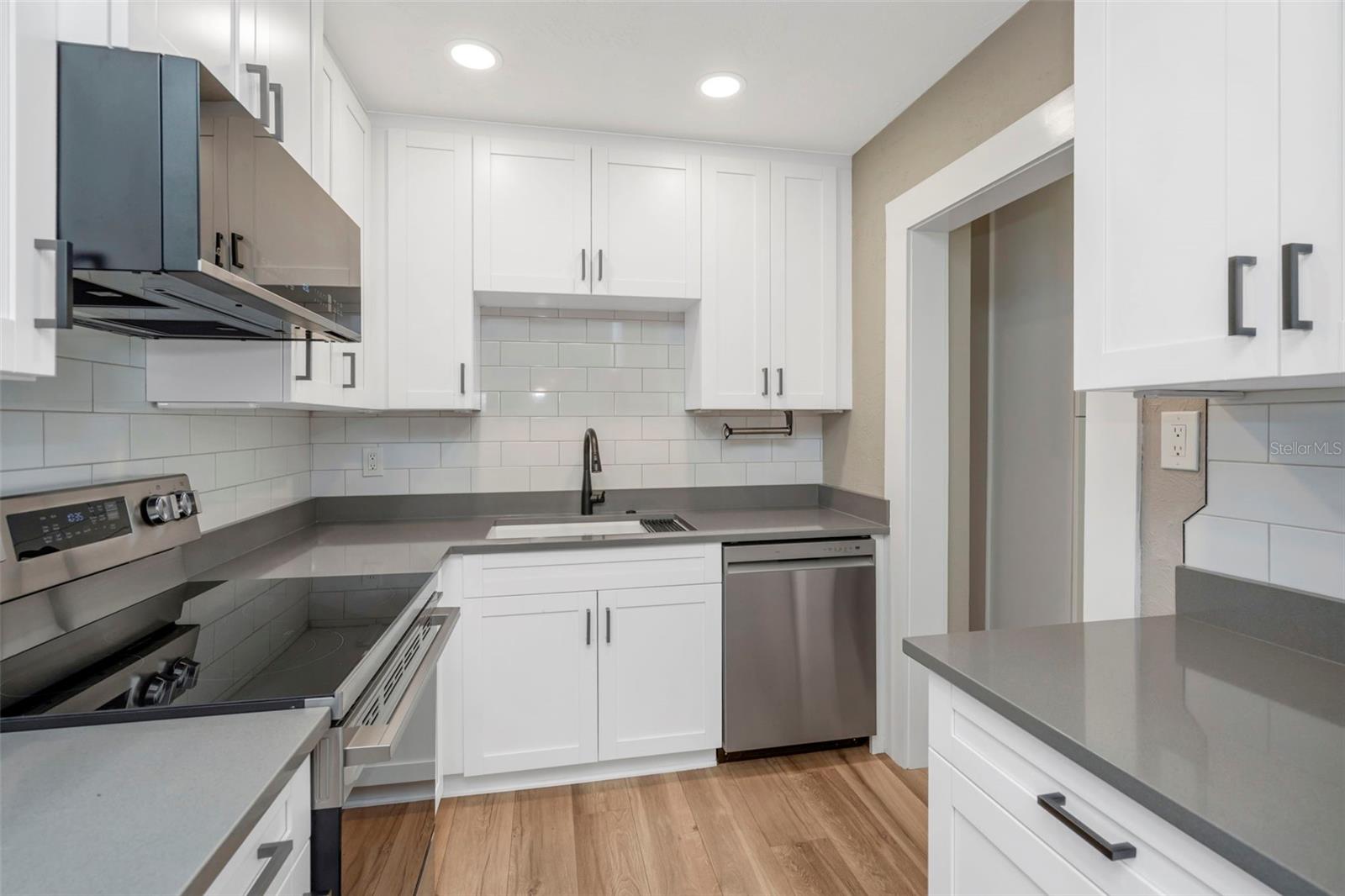 Image 8 of 37 For 6700 33rd Avenue N