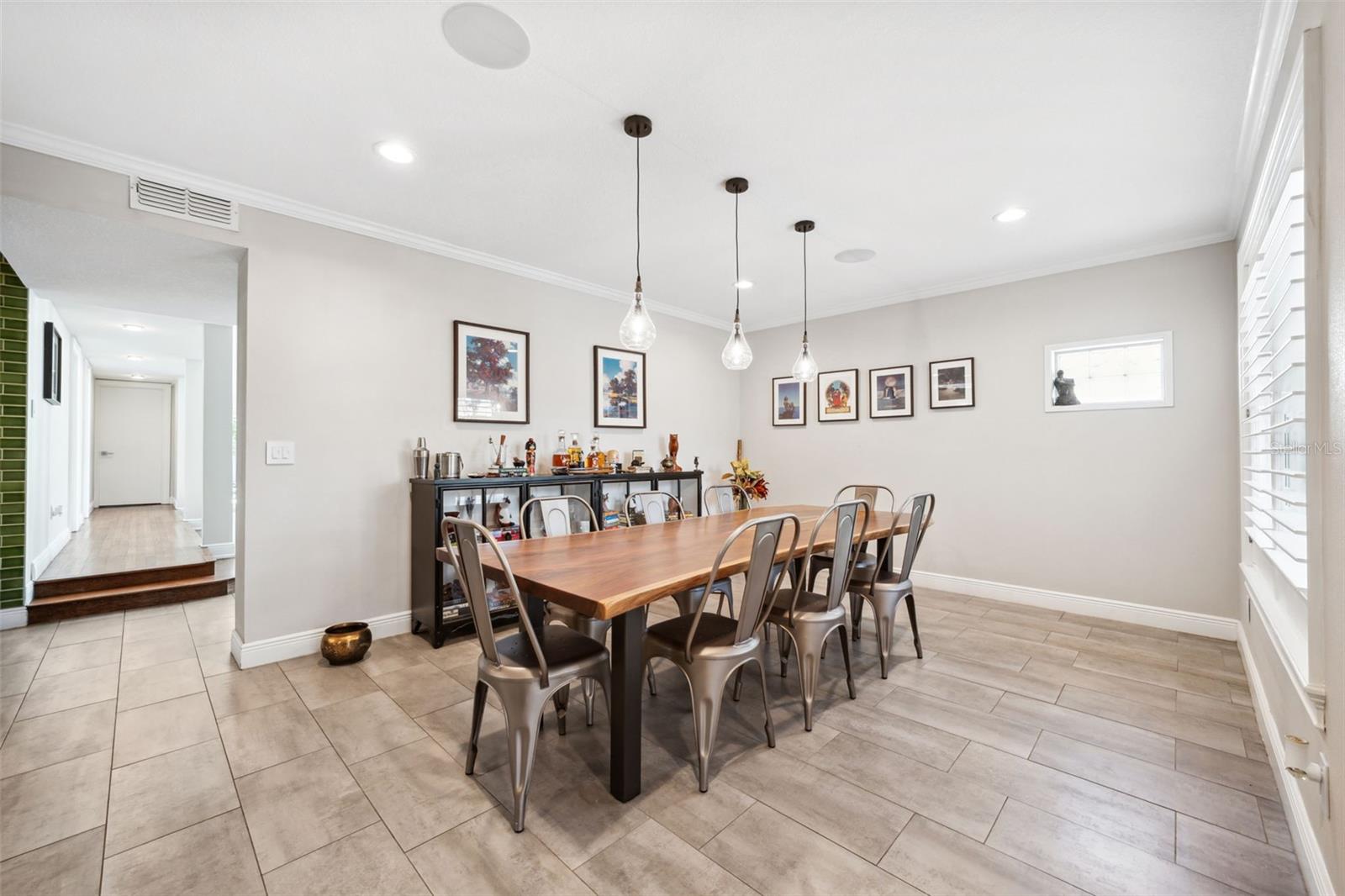 Listing photo id 11 for 1120 43rd Avenue N