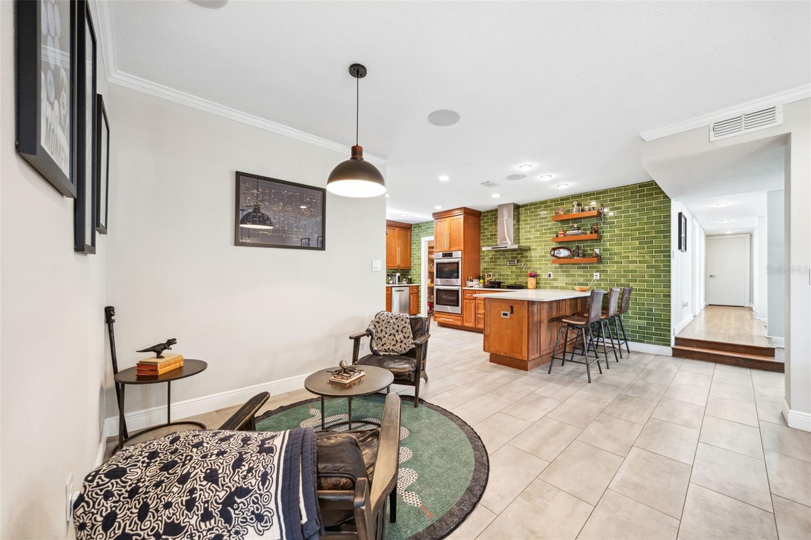 Listing photo id 16 for 1120 43rd Avenue N