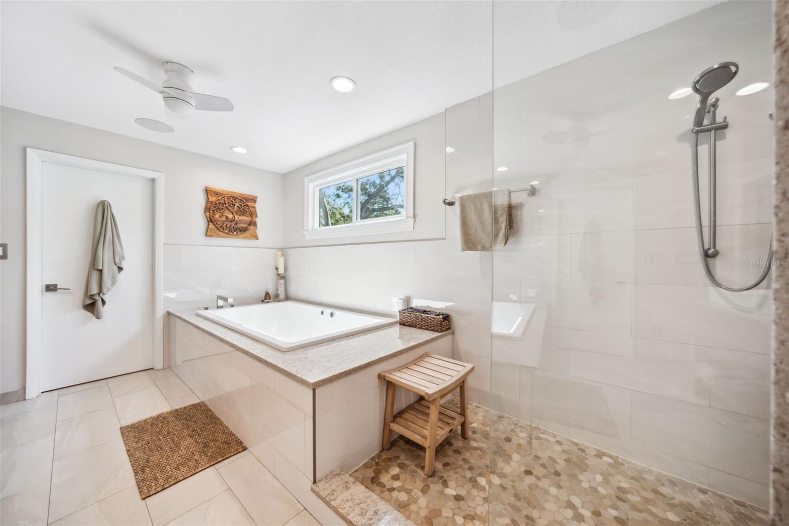 Listing photo id 30 for 1120 43rd Avenue N