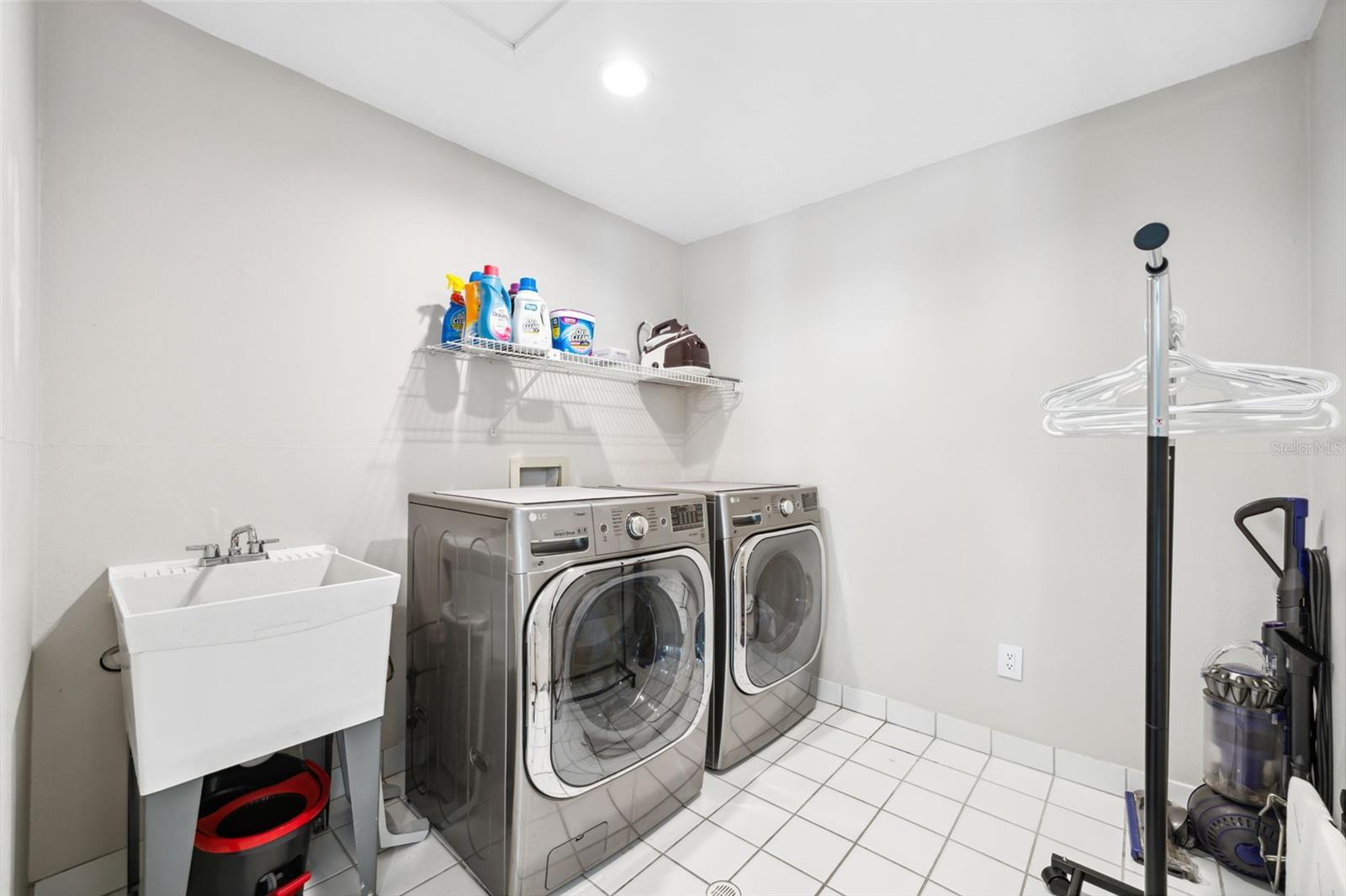 Listing photo id 41 for 1120 43rd Avenue N