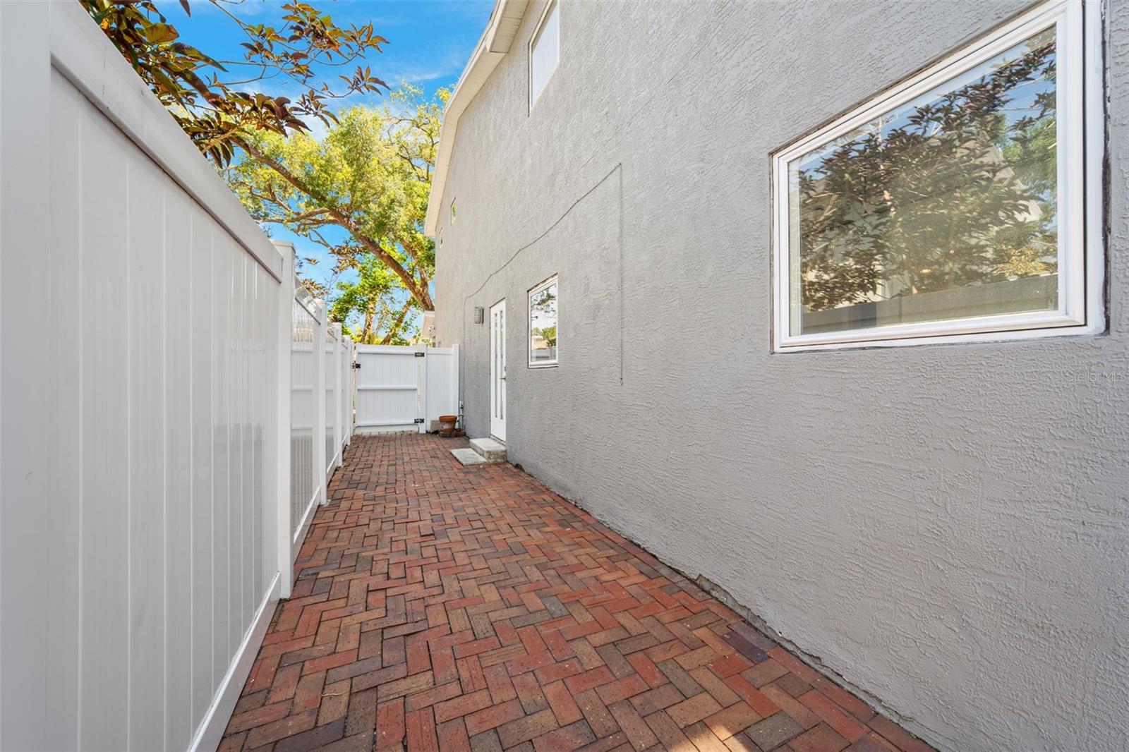 Listing photo id 43 for 1120 43rd Avenue N