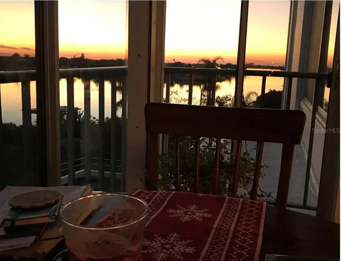 Image 6 of 11 For 50 Harbor View Ln  23