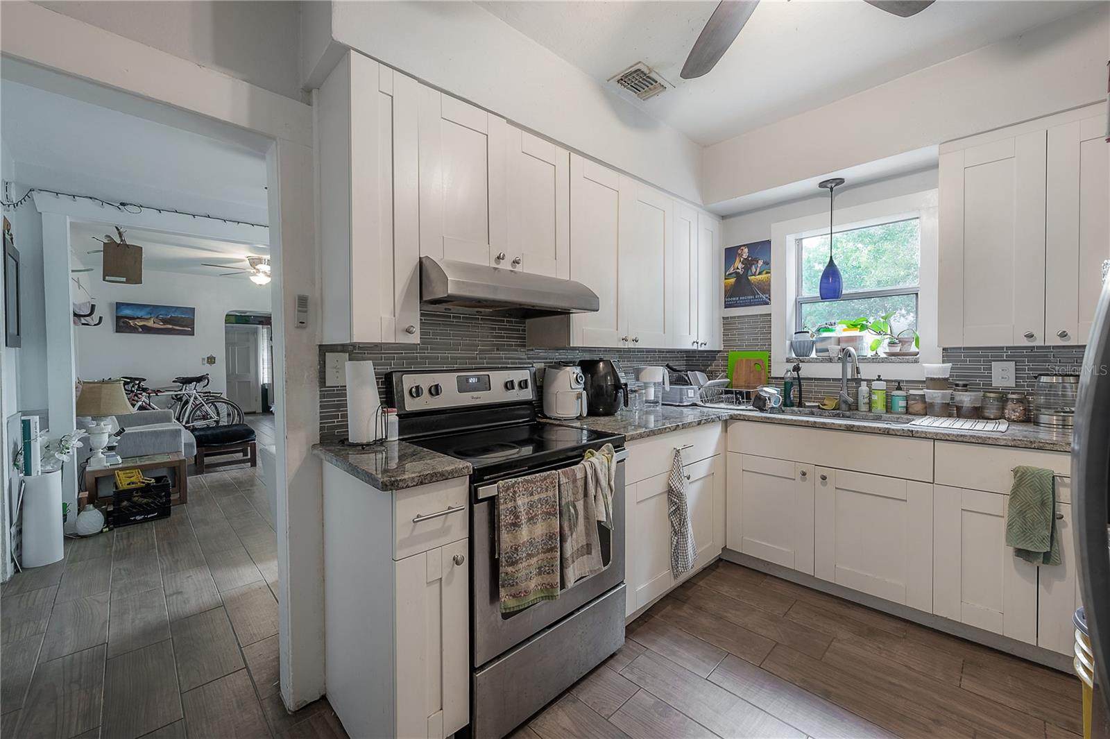 Image 14 of 59 For 655 Paris Avenue S