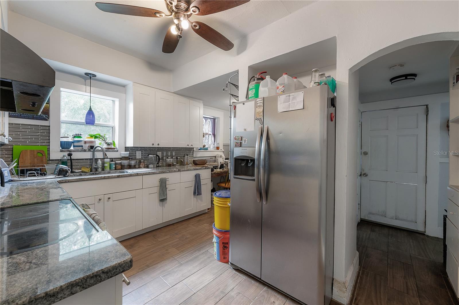 Image 17 of 59 For 655 Paris Avenue S