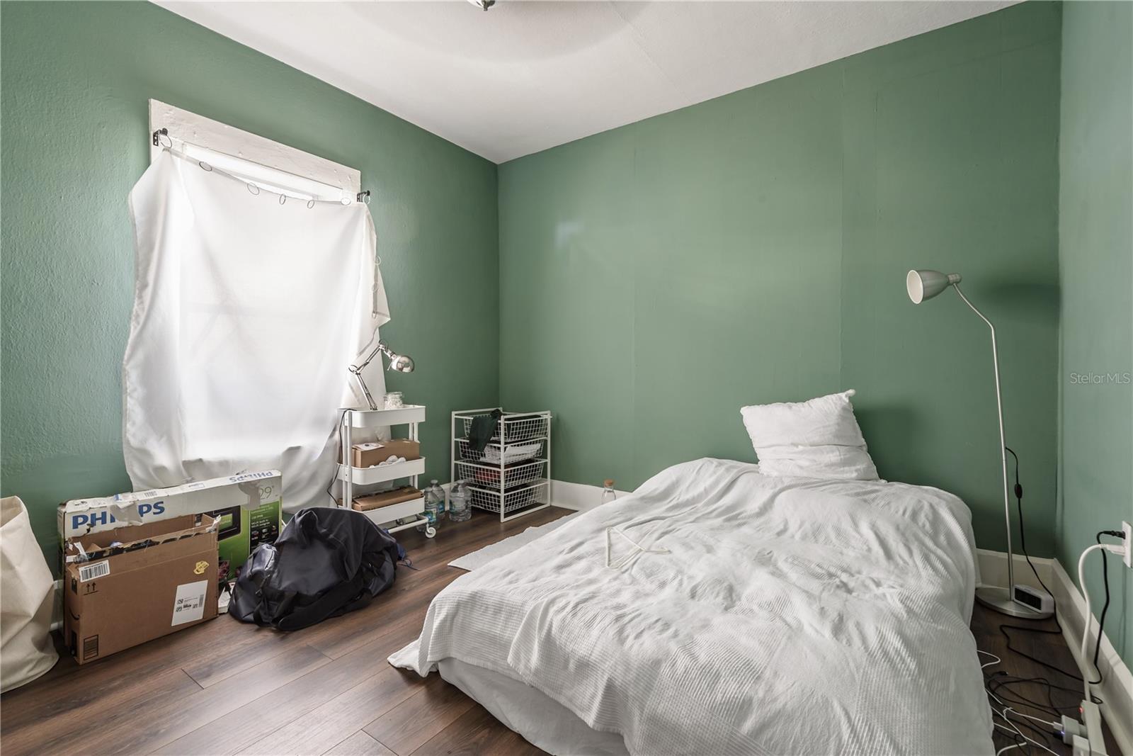 Image 20 of 59 For 655 Paris Avenue S