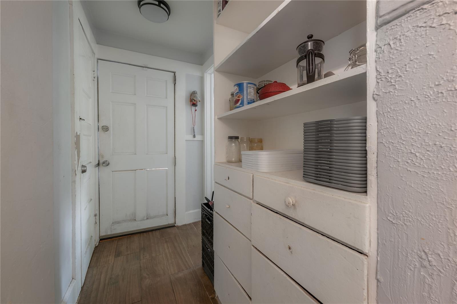 Image 26 of 59 For 655 Paris Avenue S