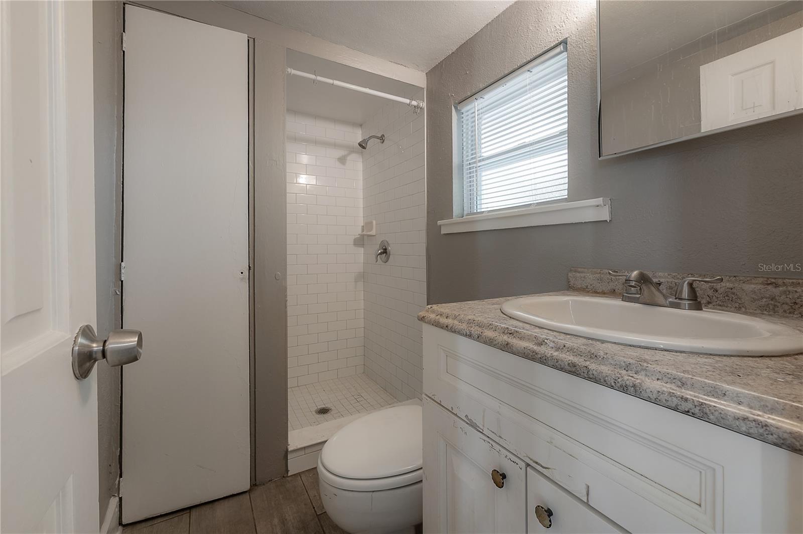 Image 32 of 59 For 655 Paris Avenue S