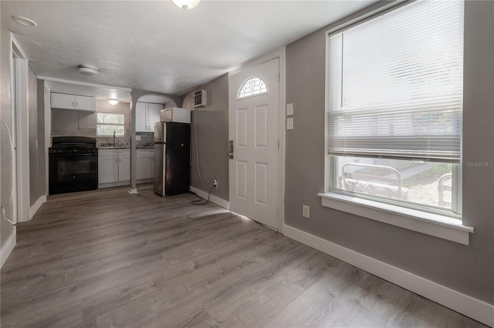 Image 35 of 59 For 655 Paris Avenue S