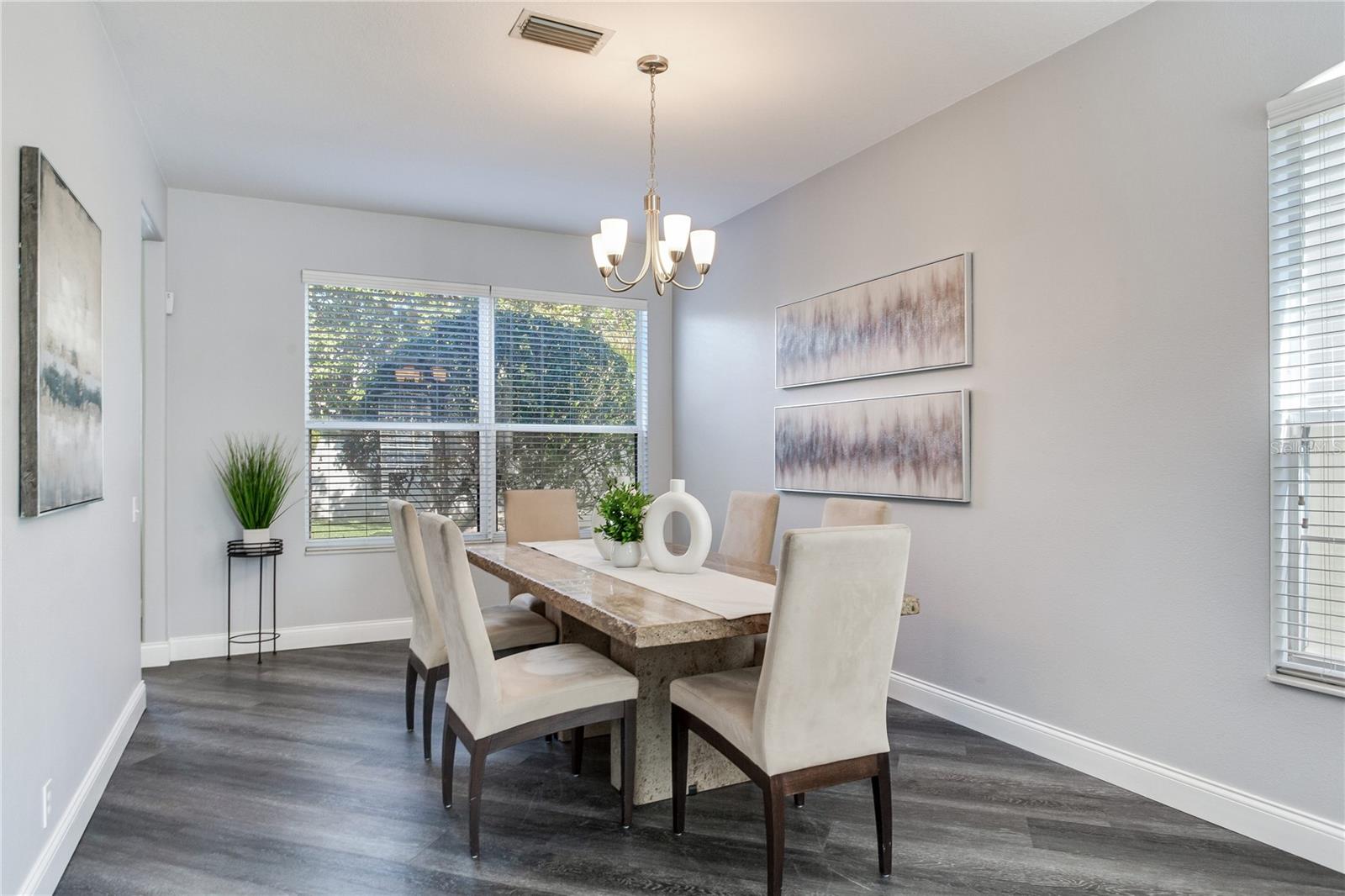 Listing photo id 9 for 517 Harbor Grove Circle