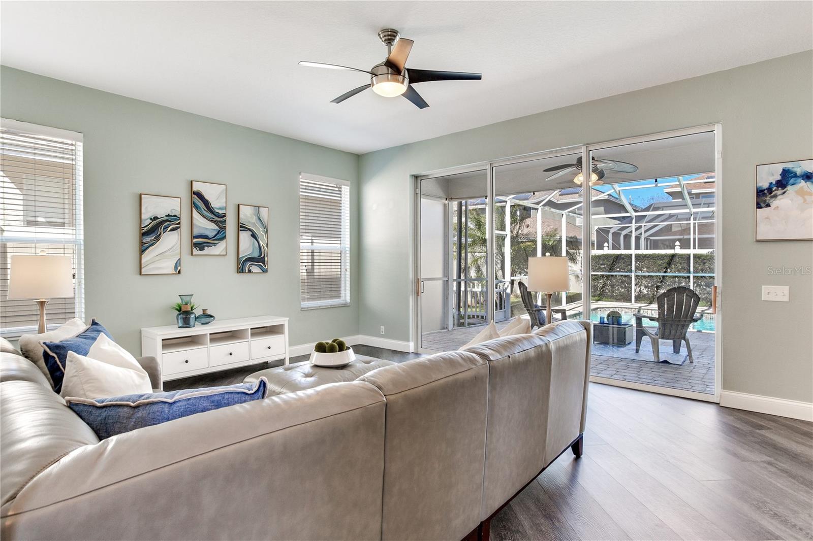 Listing photo id 23 for 517 Harbor Grove Circle