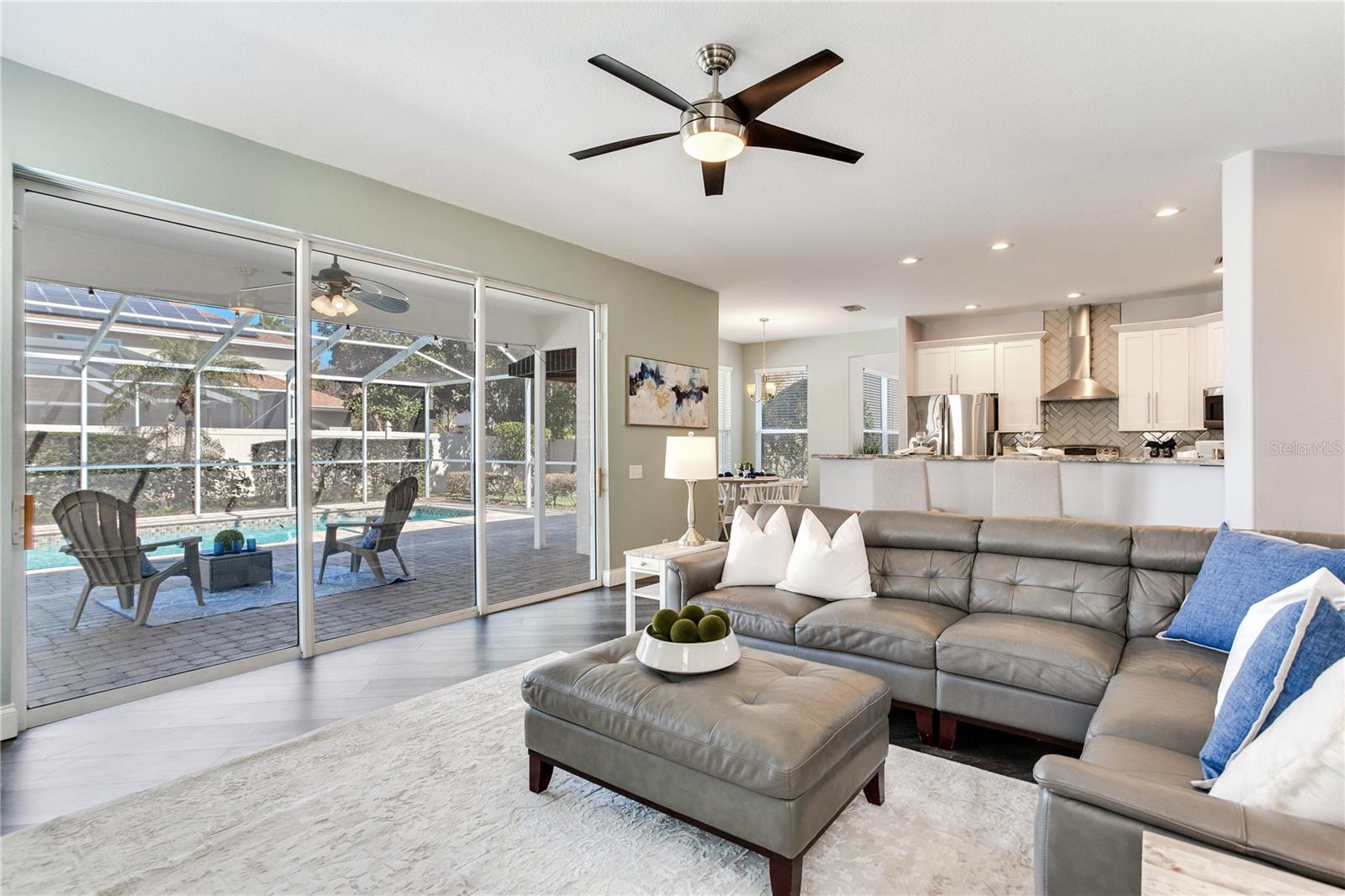 Listing photo id 25 for 517 Harbor Grove Circle