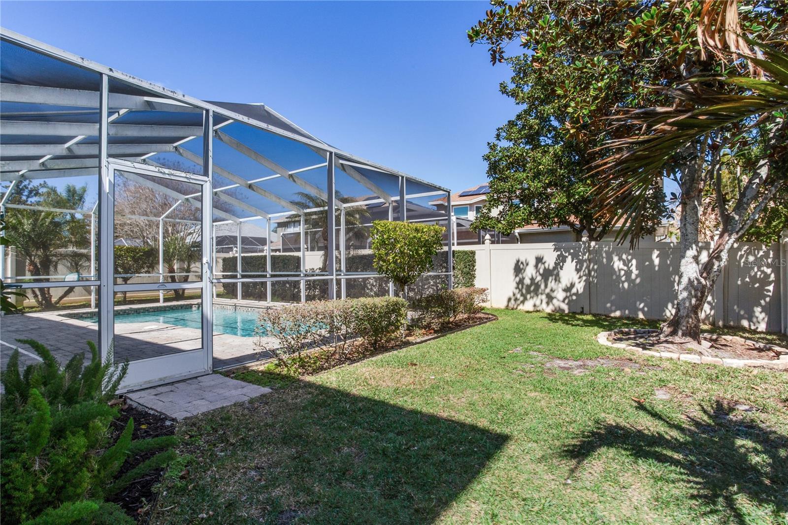 Listing photo id 32 for 517 Harbor Grove Circle